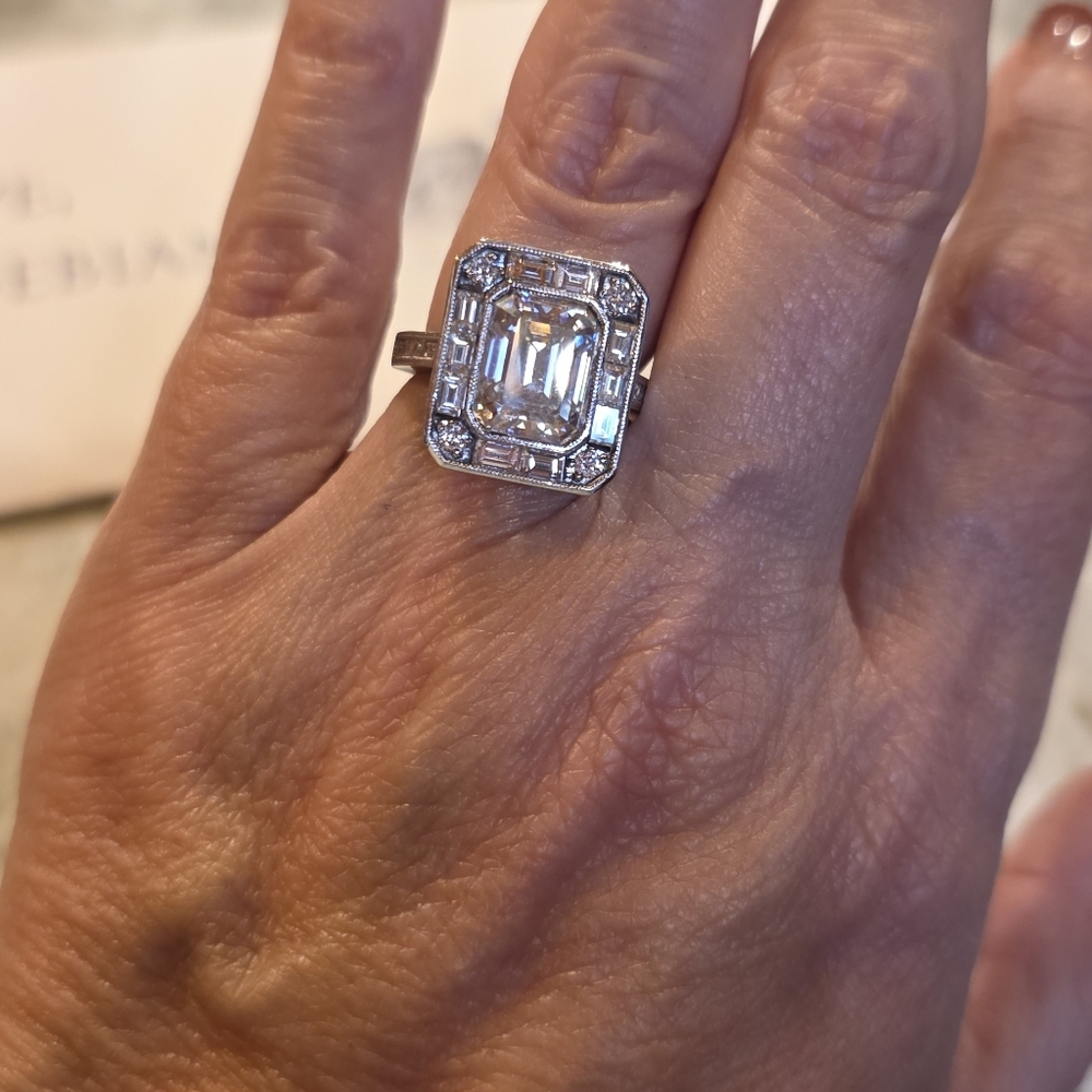 Debebians EMERALD HALO ENGAGEMENT RING. - Picture 8 of 11
